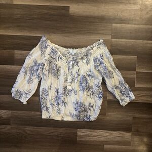 Socialite Blue Floral‎ Off-Shoulder Blouse